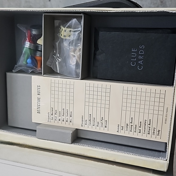 Clue - The Great Detective Game - Classic Collector's Edition and Scrabble Class - Picture 9 of 9